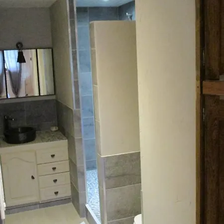 Au Domaine De Py 3*